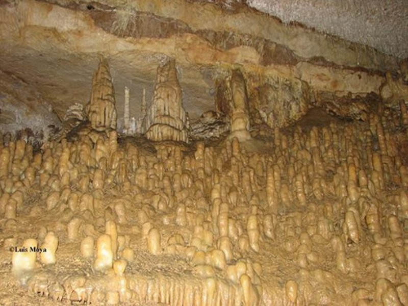 Cueva de Akuandi