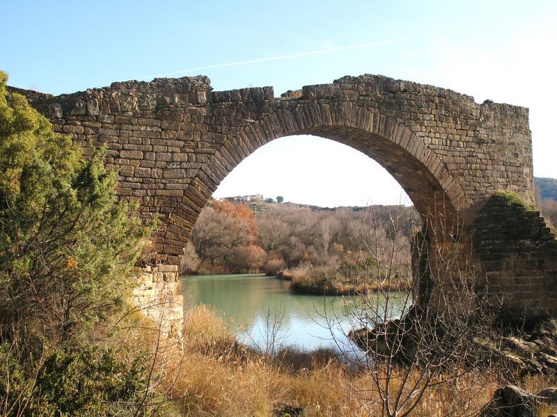 Puente Medieval de los Roncaleses, sobre el río Aragón. Yesa 8
