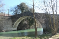 Artavia ALLÍN. Puente sobre el río Urederra. 2