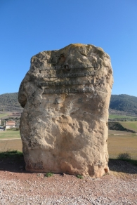 Cirauqui / CIRAUKI. Una gran roca cercana al cementerio.