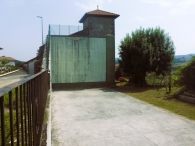 Albiasu LARRAUN. Frontón e iglesia de San Lorenzo.
