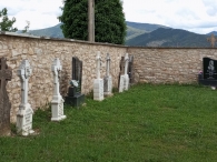 Villaveta LÓNGUIDA / Billabeta LONGIDA. Cementerio cercano a la iglesia.